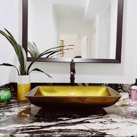 Hanza Tower Sky Sauna & Jacuzzi & Pool *