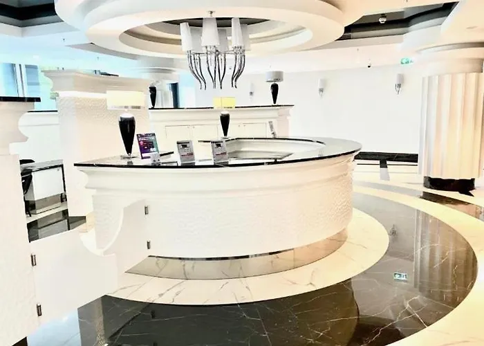 公寓 Hanza Tower Sky Sauna & Jacuzzi & Pool 什切青